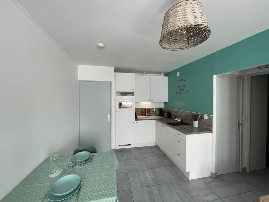Appartement 2 Pieces, Lumineux, Avec Parking