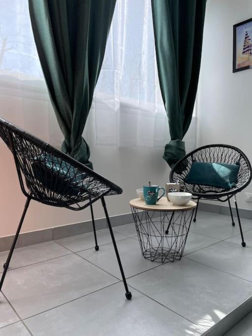 2 Pieces, Lumineux, Avec Parking Cabourg